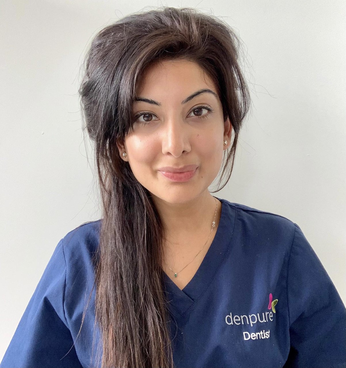 Uxbridge dentist based Dental Surgeon from Denpure dentist in Ickenham